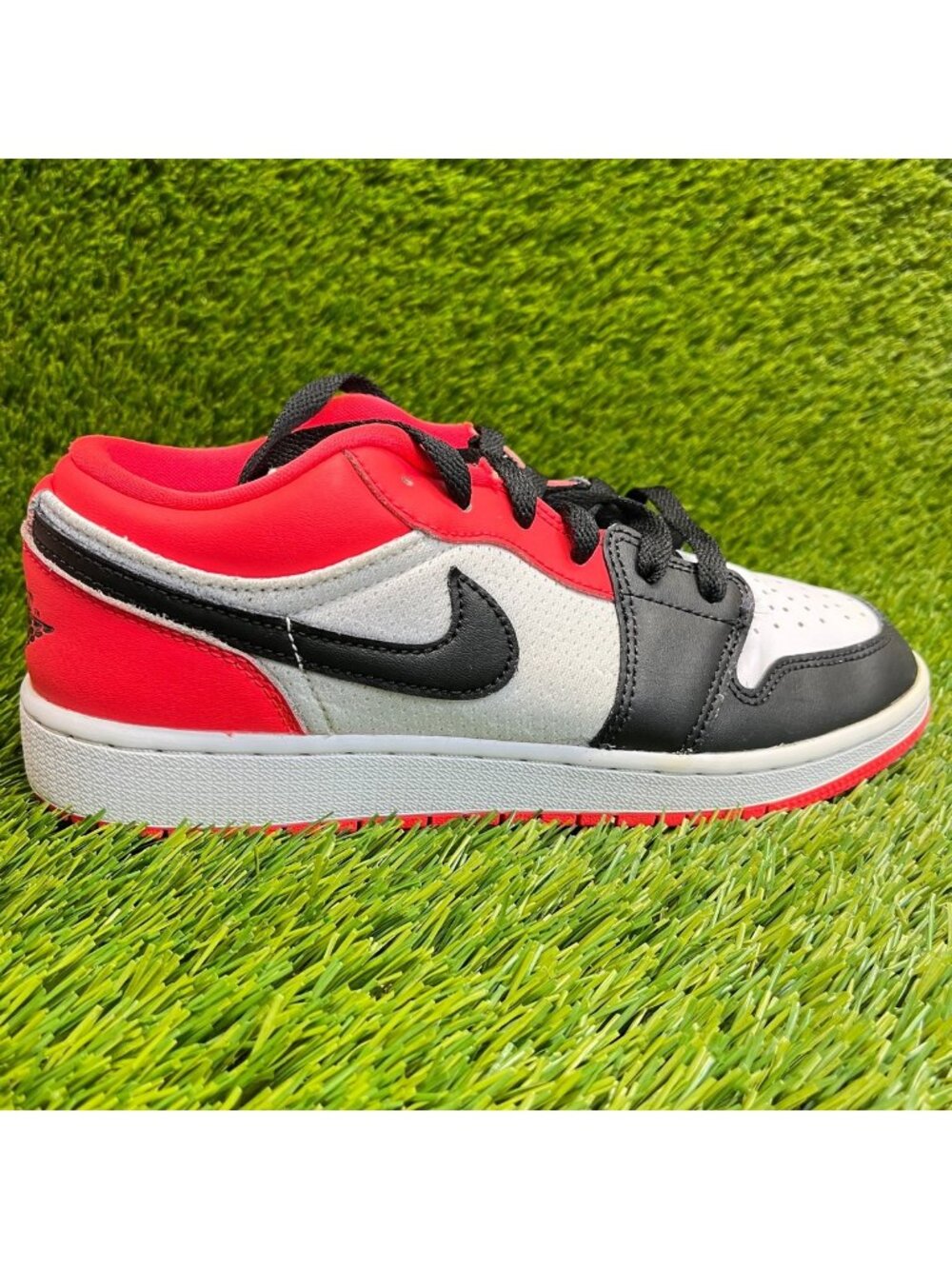 Nike Air Jordan 1 Low SE Boys Size 5.5Y White Red Black Athletic Shoes Sneakers